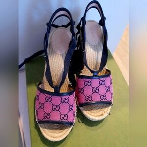 Gucci Linen Wrap Around Pink Turquoise / Navy Blue Wedge Espadrille Sandal 💕